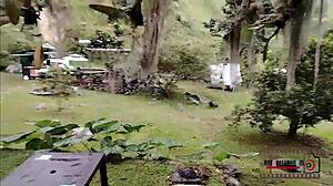 espiando a mi vecina while spying on my neighbor