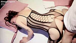 Agcc sexy venezolana delgada seduce a su hermanastro