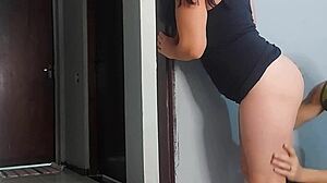 Sexo arriscado com melhor amigo do meu marido
