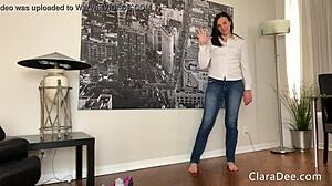 THE CHASTITY GAME HOW MANY FINGERS CAN YOU GUESS