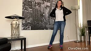 THE CHASTITY GAME HOW MANY FINGERS CAN YOU GUESS