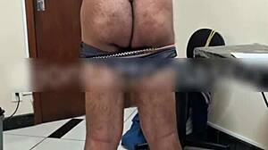 taxista indeciso em qual lado da bunda tatuar