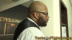 Ela traiu o marido com o pr�prio colega de trabalho