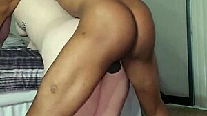 Olha o tamanho da bunda dessa esposa swingueira