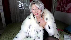 sex performance of mature bitch in beautiful fur coat