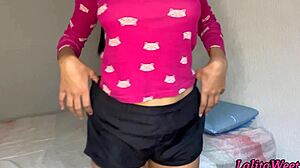 Stepdaughter gave her virginity in bedroom
