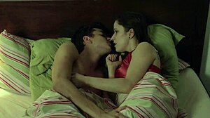 redhead teen ruivinha in casual pose