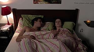 redhead teen ruivinha in casual pose