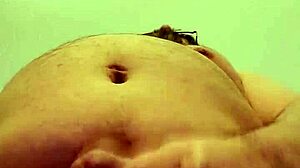 I'm stroking in the hotel room