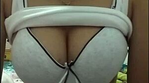 Em Nguc Bu Show, Big Tits Webcam Fun