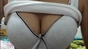 Em Nguc Bu Show, Big Tits Webcam Fun