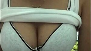 Em Nguc Bu Show, Big Tits Webcam Fun