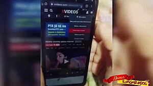 Dividindo minha mulher com meu melhor amigo em cena de lesbian.