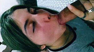 feel like getting a blowjob? check this amateur cam! 😏