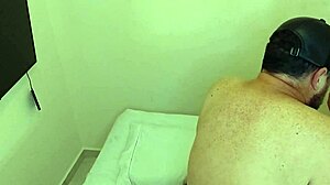 bastidores de uma suruba de despedida de solteiro gay com bareback