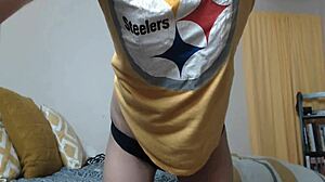 White girl shows off big ass and tits in amateur video