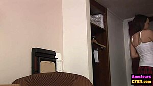 अरे बेब्स, हमारे हॉर्नी एमेच्योर थ्रीसम में यह लंड चूसना चाहोगी?