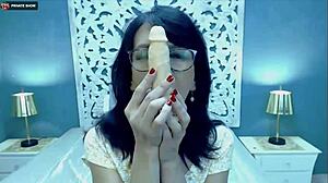 Guess who's on cam showing off mature moves tonight? Join me! 😜