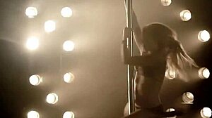 i love watching shakira pole dance in bikini