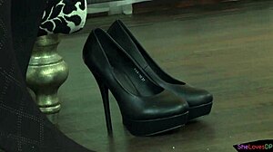 Cum Loving Threesome Babe Spit Roasted In Double Penetration