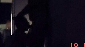 ela quis fazer no escurinho escondido