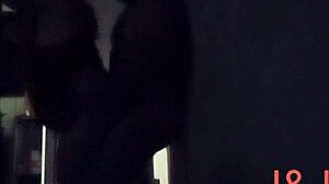 ela quis fazer no escurinho escondido