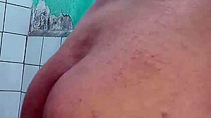 Morgens total entspannend den Arsch stimulieren