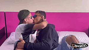 Esse Novinho Aguenta Pica Duas De Uma Vez No Meu Buraco