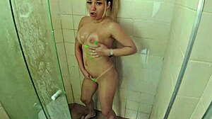 patroa no banho, empregada nicole brazil fode vivi capetinha