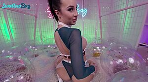 yo, check this big tits brunette melissa stratton cravin fat cock. she’s ridin hard in bikini! 😍