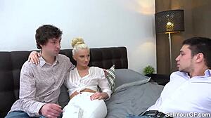 Эй, хочешь посмотреть как муж смотрит как Angelika Cristal трахают другим парнем?