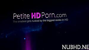 Diminutive Hotty Competes