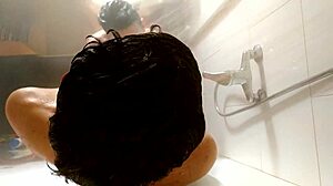 WATCH HER TAKE CUM IN MOUTH UNDER SHOWER!!