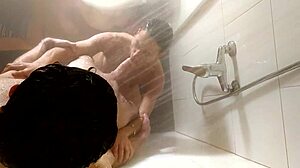 WATCH HER TAKE CUM IN MOUTH UNDER SHOWER!!