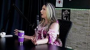 Tinha medo de julgamentos, gravou namorado e virou corno com Raphaela Savanah