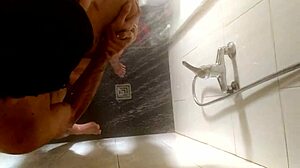 WATCH HER TAKE CUM IN MOUTH UNDER SHOWER!!