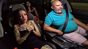 Carona with Carioca Rainha Bibs in Wild Street Action