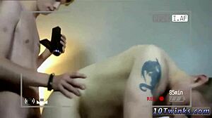 Emo Gay Sex Delivering Live Flash for Fans