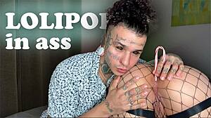 Play with candy in her ass?