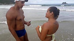 conheci uma gostosa na praia e me dei bem paty bumbum, chupando e fodendo ao ar livre