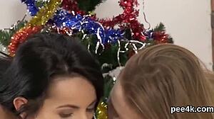 Feel her spread twat squirting from warm piss!