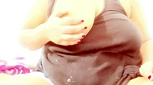 Sri Lankan Lady Boldly Flaunts Her Stunning Natural Boobs in Raw Display