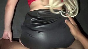 meia-irmã mamando e gozando dentro