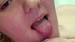 Watch this homemade solo masturbation session?