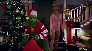 omg i cant even with this grinch xxx parody in stockings... so hottt!!