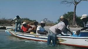 Look At Indian Actress Kitu Gidwani Topless In French Movie Black!