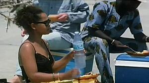 Look At Indian Actress Kitu Gidwani Topless In French Movie Black!