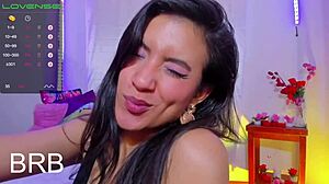 bet you can't resist how i wiggle my ass on webcam