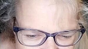 Hot MILF reaches intense orgasm while masturbating on live webcam chat