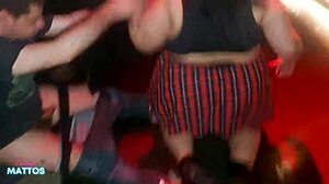 sitting on face, blowjob for everyone in swing house 😜